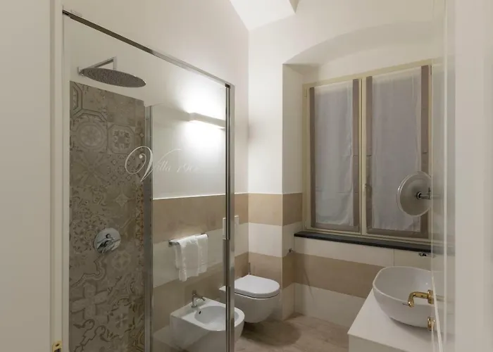 1900 게스트하우스 4*