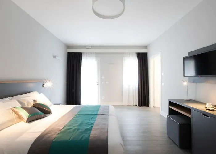 1900 4* 산타마르게리타리구레